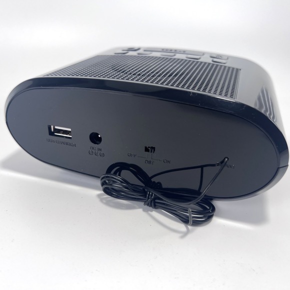 GPX 1.2 in. Black LED Dual Alarm Clock Radio with AM/FM C303B - New - Picture 4 of 7